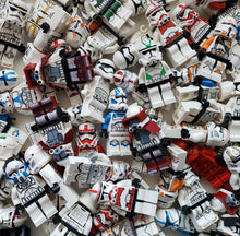 Afbeelding in Gallery-weergave laden, 1 MYSTERY LEGO® STAR WARS TROOPER MINIFIGURE GRAB BAG / BLIND BAG
